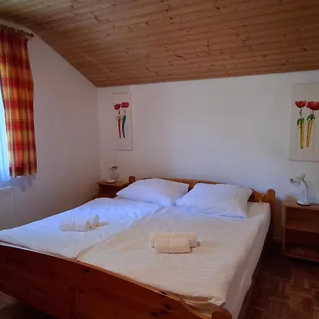 Ferienwohnungen Schloss Wasserleonburg Nötsch Chambre photo