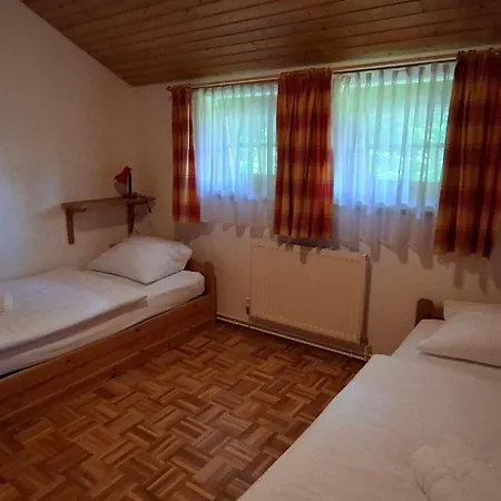Ferienwohnungen Schloss Wasserleonburg Nötsch Chambre photo