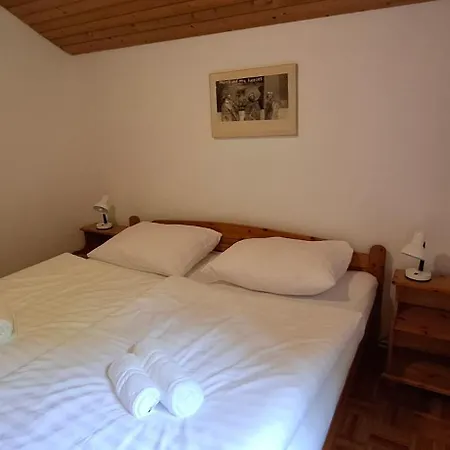Ferienwohnungen Schloss Wasserleonburg Nötsch Chambre photo
