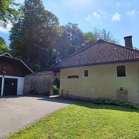 Ferienwohnungen Schloss Wasserleonburg Nötsch Extérieur photo